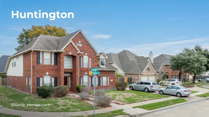 Photo of the Huntington neighborhood in Sugar Land, Texas