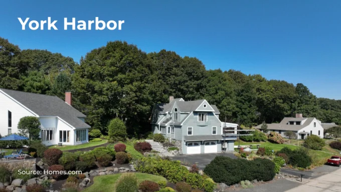 Photo of the York Harbor neighborhood in Maine